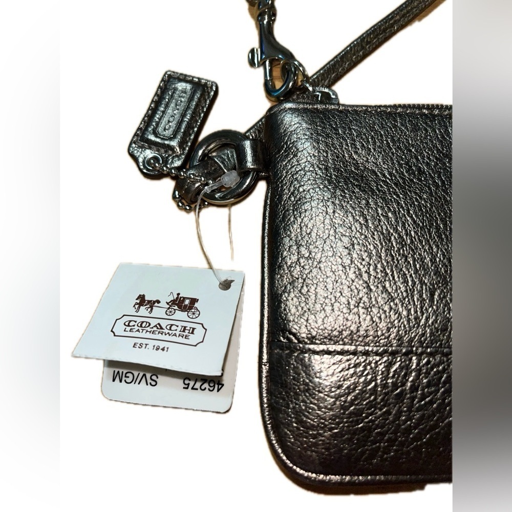 COACH Metallic Leather Small Wristlet NWT - Picture 5 of 13